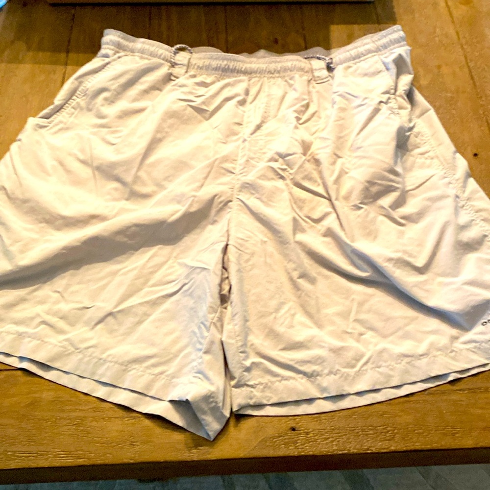 Men’s Columbia PFG shorts